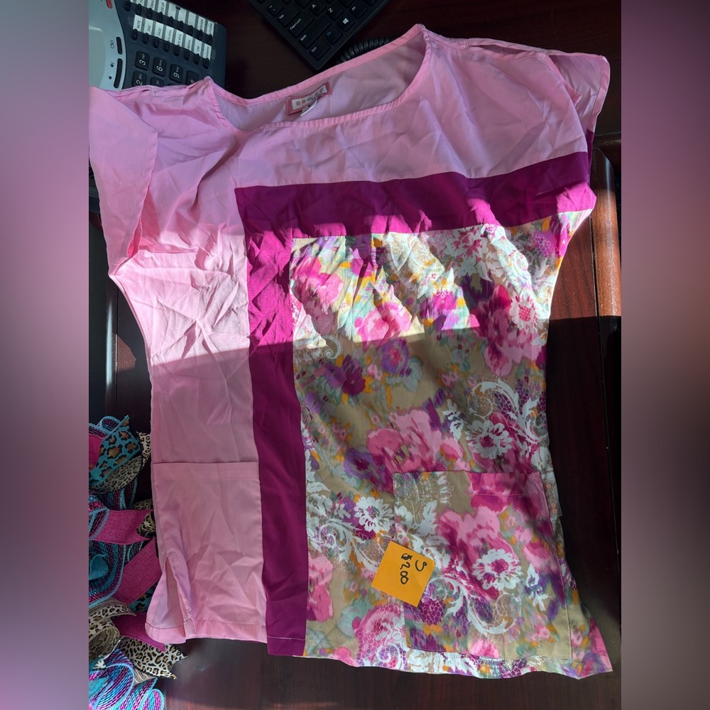 Scrub size unsure of brand